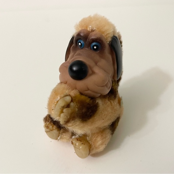 Vintage Wrinkles Hound Hugger Dog Plush Doll - Picture 12 of 16
